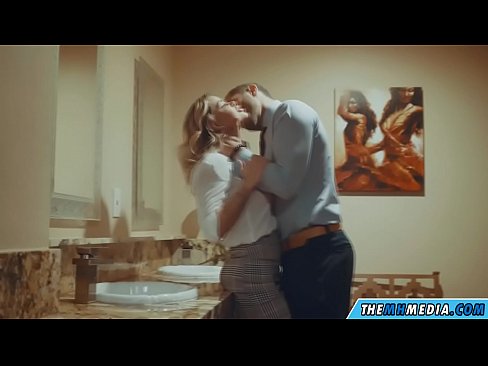 ❤️ Når en barmfagre blondine forfører dig på et offentligt toilet ❌ Porno at da.pornofilmtv.ru ❌️❤